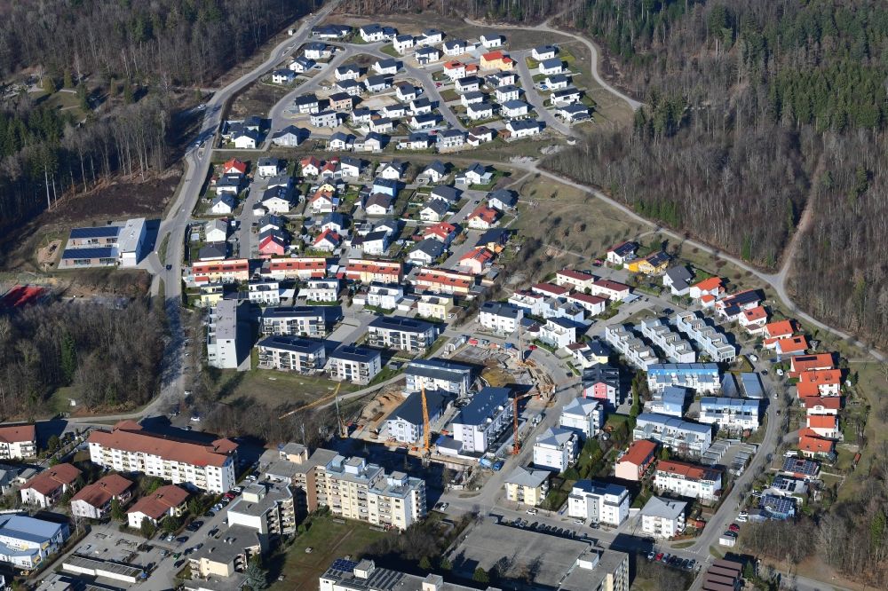 Luftaufnahme Waldshut-Tiengen - Bebauung im Stadtteil Bergstadt auf dem Aarberg im Stadtgebiet in Waldshut-Tiengen im Bundesland Baden-Württemberg, Deutschland