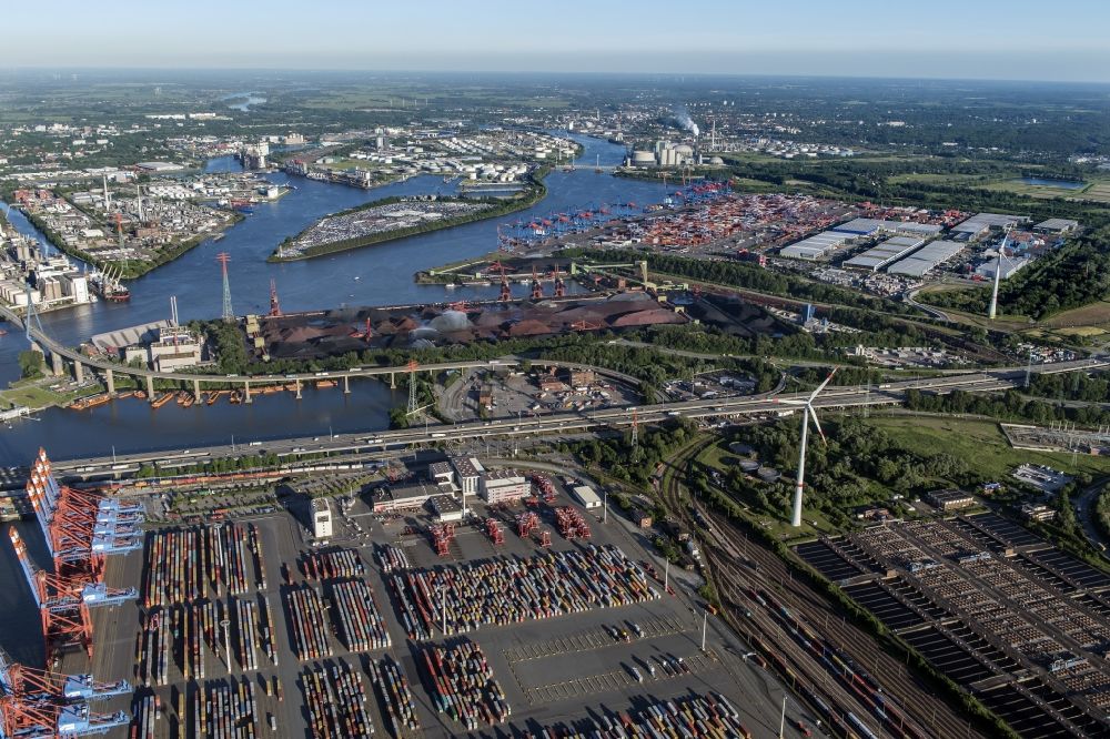 Hamburg von oben - Belade- Verladestation für Sande und Schüttgüter im Hafenbereich Hansaport in Hamburg und Müllverwertungseinrichtung MVR Müllverwertung Rugenberger Damm GmbH & Co. KG