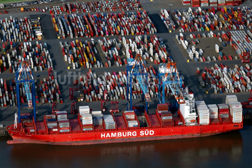 Luftaufnahme Bremerhaven - Beladung eines Schiffes Hamburg Süd im Überseehafen in Bremerhaven im Bundesland Bremen, Deutschland