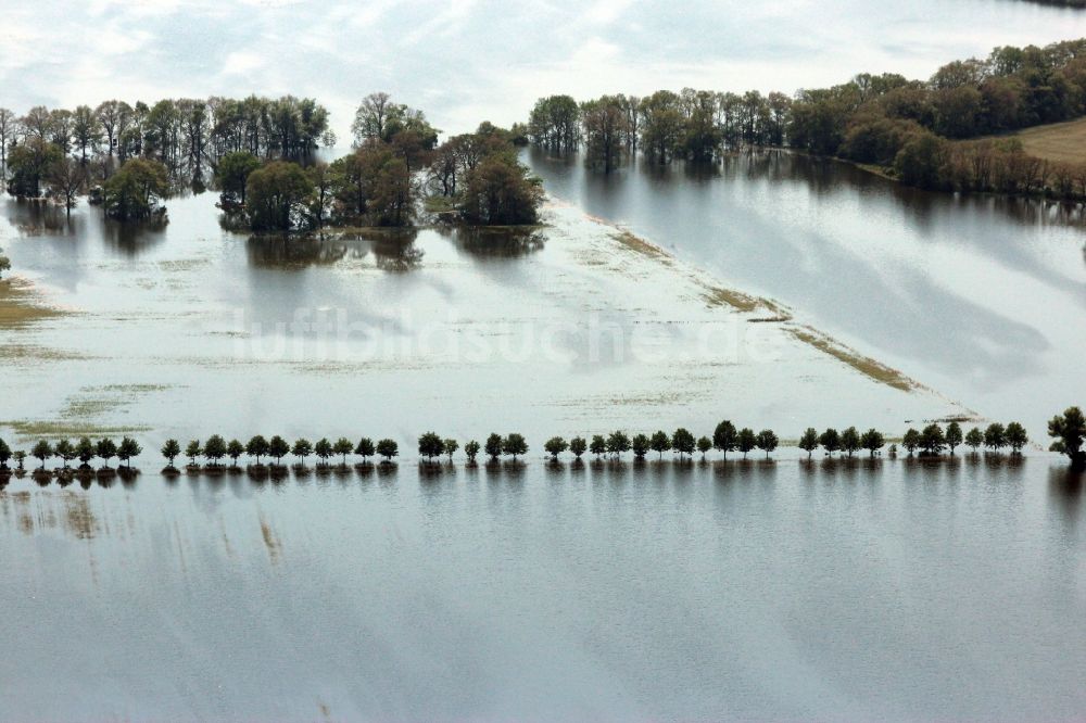 Luftaufnahme Havelberg - Überflutete Flutungswiesen am Hochwasser- Pegel führenden Flußbett der Unteren Havel in Havelberg im Bundesland Sachsen-Anhalt, Deutschland
