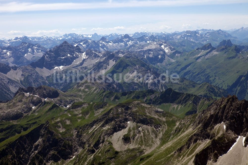 Luftaufnahme Grimentz - Berg- und Gletscher- Landschaft bei Grimentz im Canton Wallis in der Schweiz