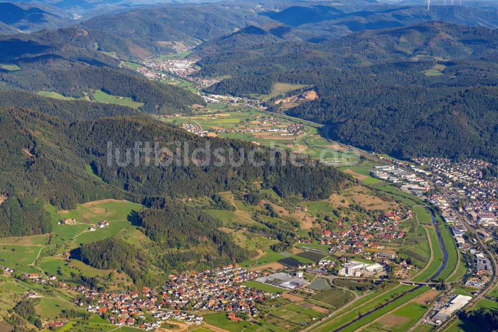 Luftaufnahme Haslach im Kinzigtal - Berg- und Tal Landschaft bei Haslach im Kinzigtal im Bundesland Baden-Württemberg, Deutschland
