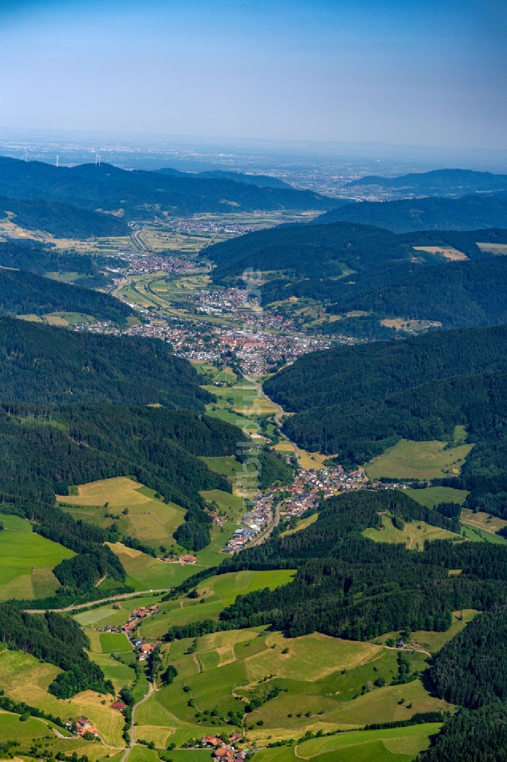Luftbild Elzach - Berg- und Tal Landschaft in Elzach im Bundesland Baden-Württemberg, Deutschland