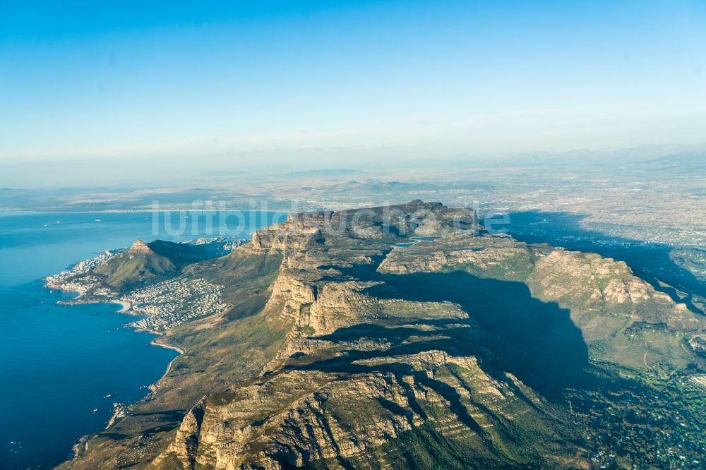 Luftbild Kapstadt - Berg- und Tal Landschaft in Kapstadt in Western Cape, Südafrika