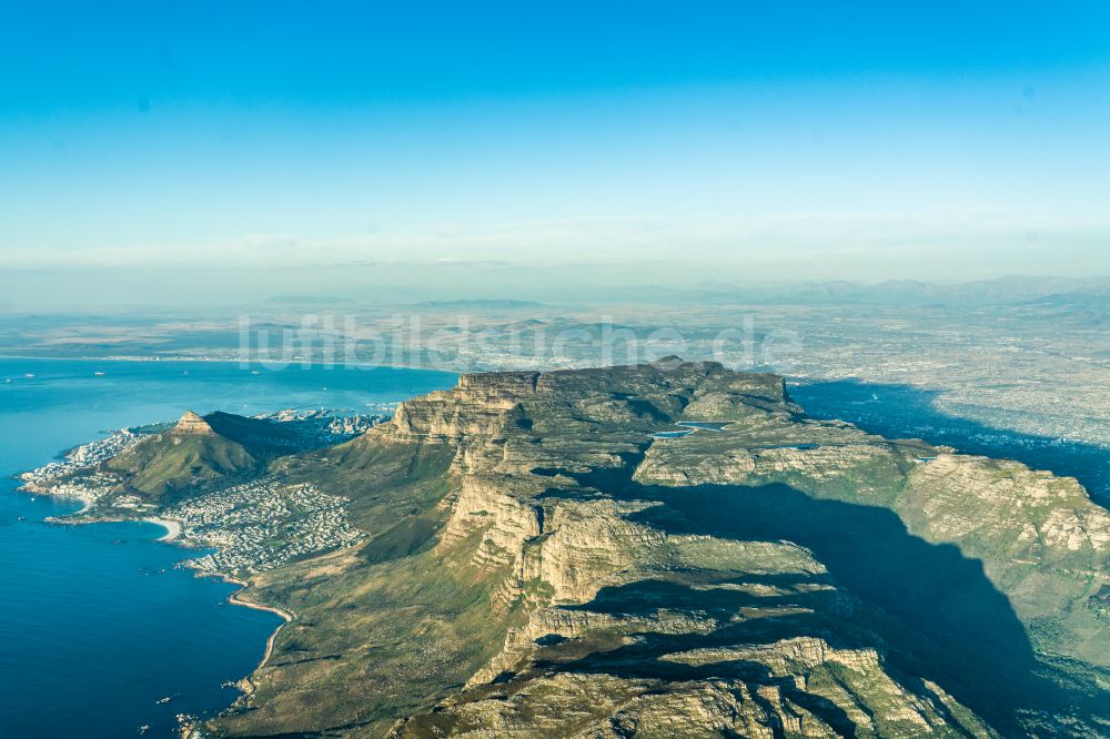 Luftaufnahme Kapstadt - Berg- und Tal Landschaft in Kapstadt in Western Cape, Südafrika