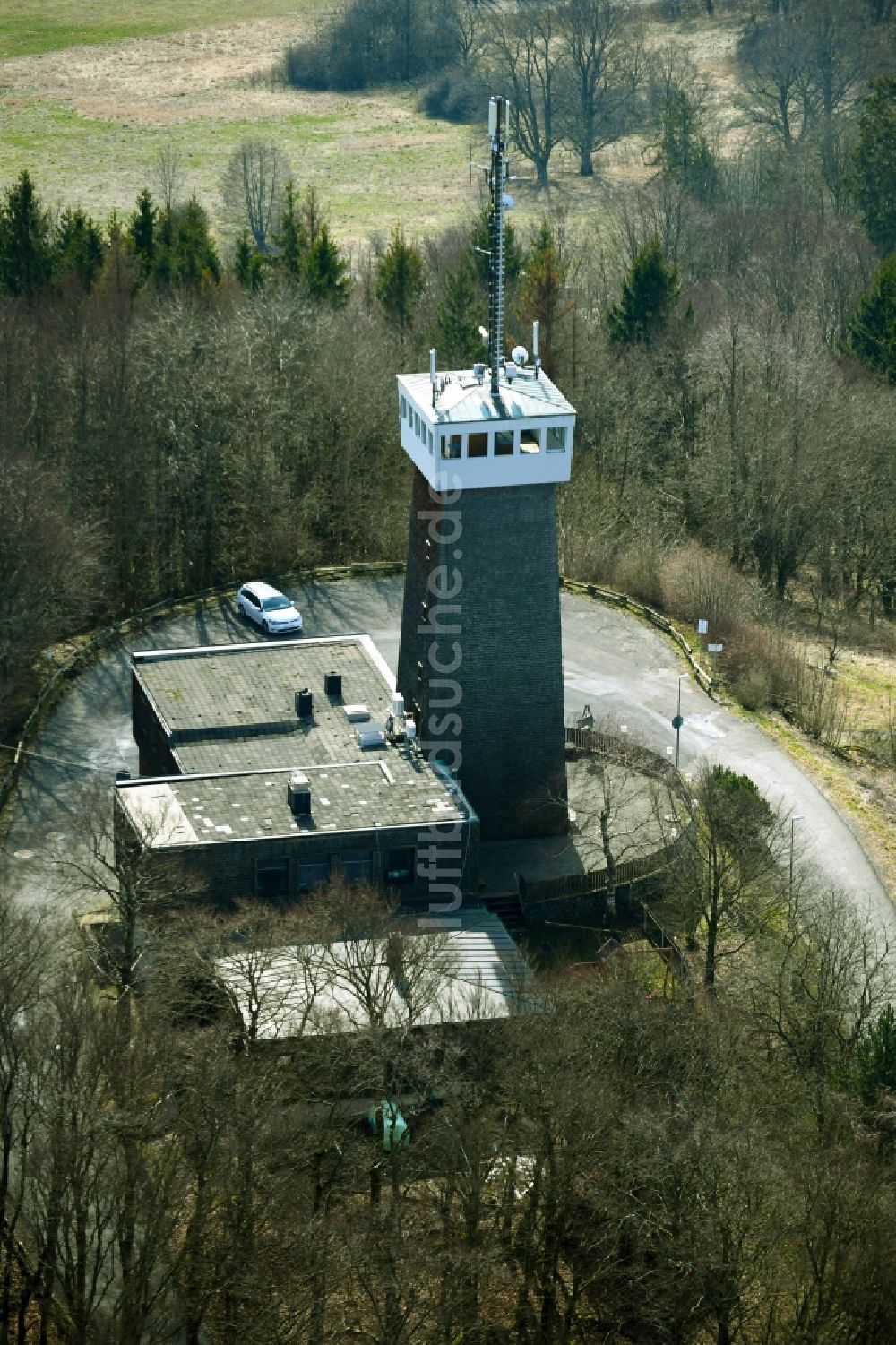 Luftaufnahme Roth - Bergasthof Rother Kuppe mit Aussichtsturm in Roth im Bundesland Bayern, Deutschland
