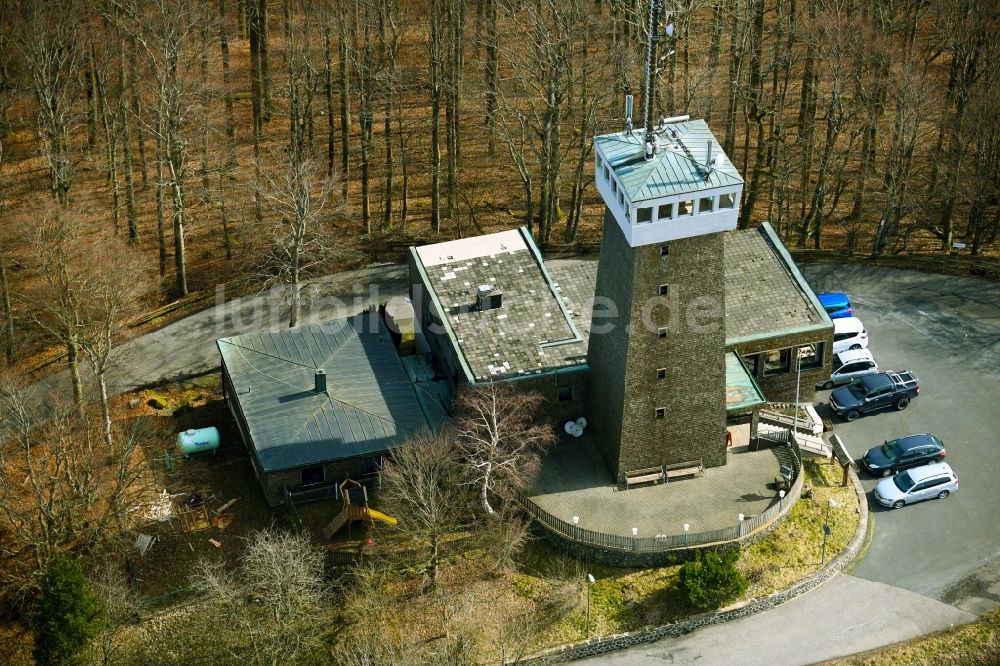Roth aus der Vogelperspektive: Bergasthof Rother Kuppe mit Aussichtsturm in Roth im Bundesland Bayern, Deutschland