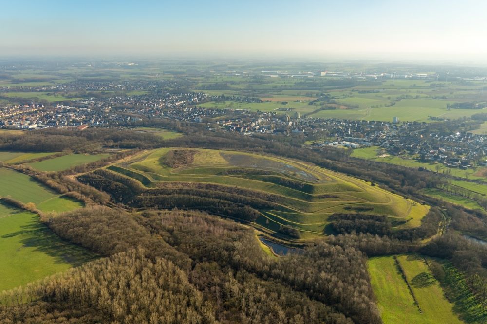 Hamm aus der Vogelperspektive: Bergbau- Abraumhalde Bärbel-Park Pelkum in Hamm im Bundesland Nordrhein-Westfalen, Deutschland