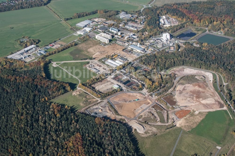 Luftaufnahme Königstein - Bergbau- Abraumhalde Sanierung der ehemaligen Wismut-Uranförderung in Königstein im Bundesland Sachsen, Deutschland