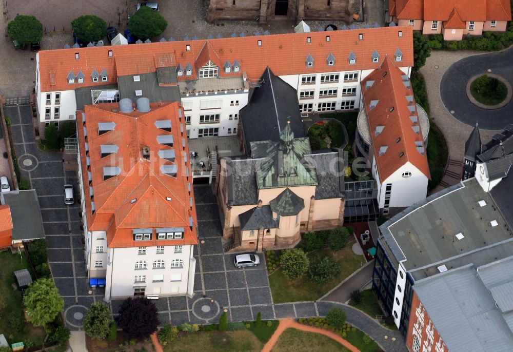Luftaufnahme Heilbad Heiligenstadt - Bergkloster Heiligenstadt mit Kapelle am Friedensplatz in Heilbad Heiligenstadt in Thüringen