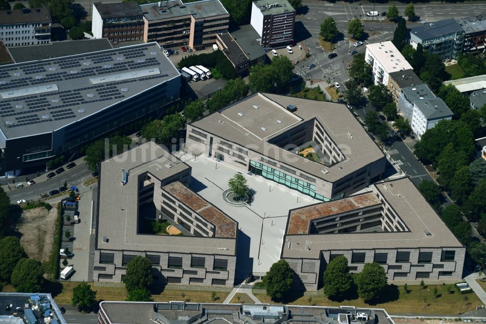 Hamburg von oben - Berufschule im Stadtteil Borgfelde in Hamburg