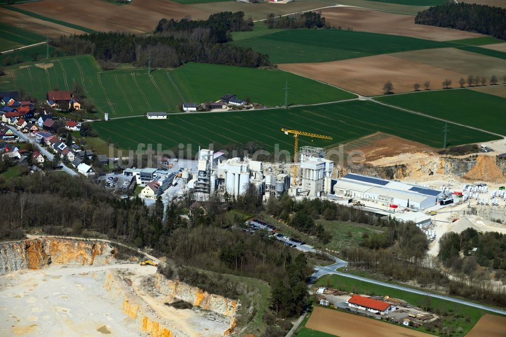 Luftbild Azendorf - Beton- und Baustoffmischwerk in Azendorf im Bundesland Bayern, Deutschland