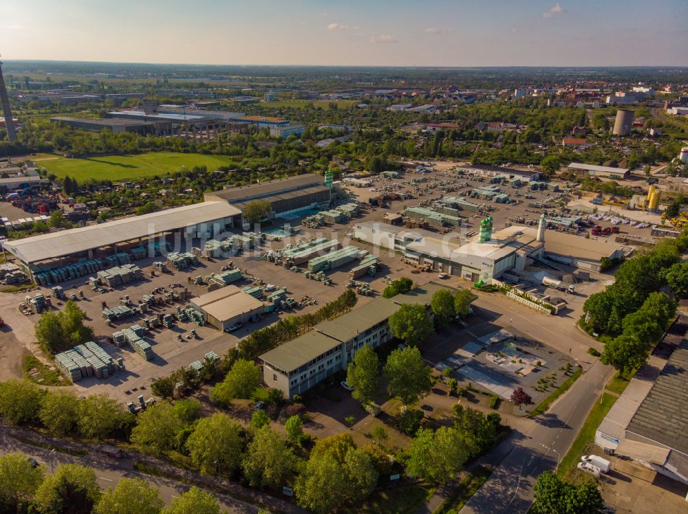 Luftaufnahme Dessau - Beton- und Baustoffmischwerk in Dessau im Bundesland Sachsen-Anhalt, Deutschland