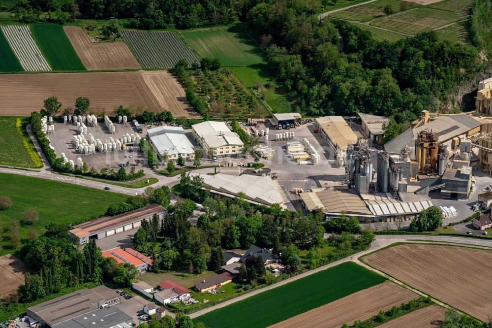 Luftaufnahme Merdingen - Beton- und Baustoffmischwerk in Merdingen im Bundesland Baden-Württemberg, Deutschland