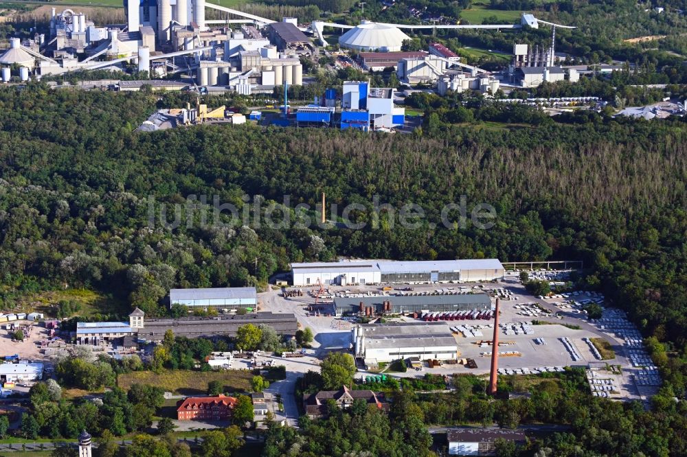 Luftaufnahme Rüdersdorf - Beton- und Baustoffmischwerk im Ortsteil Hennickendorf in Rüdersdorf im Bundesland Brandenburg, Deutschland