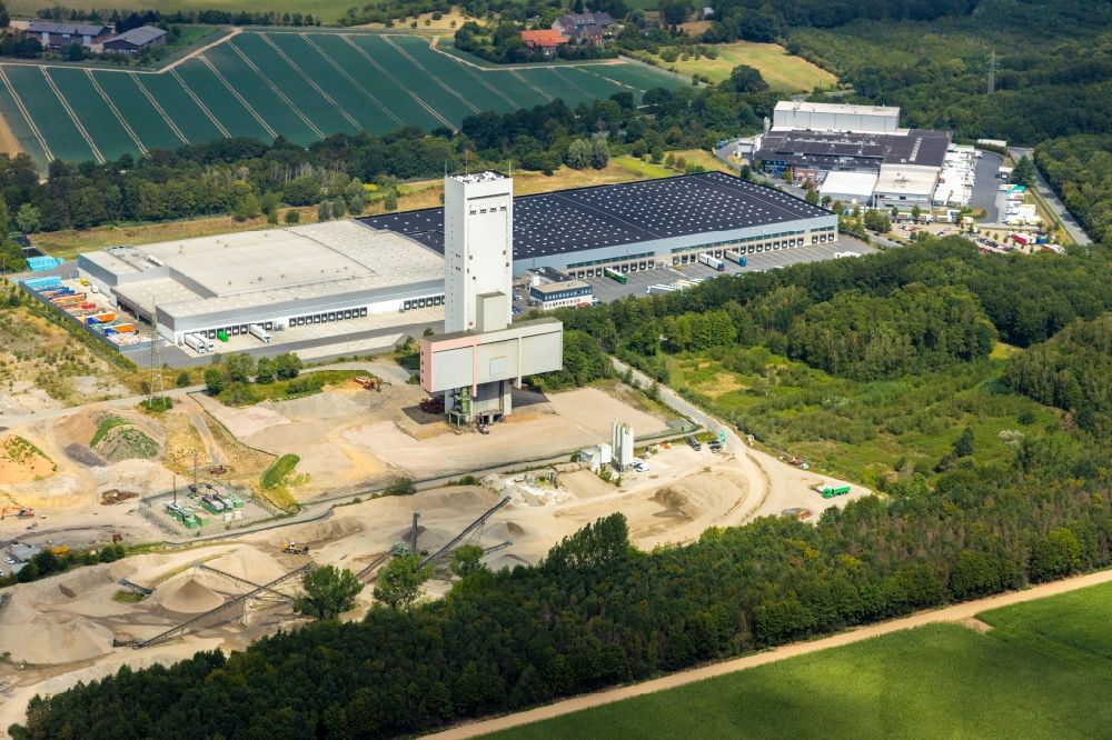 Kamp-Lintfort von oben - Beton- und Baustoffmischwerk im Ortsteil Niersenbruch in Kamp-Lintfort im Bundesland Nordrhein-Westfalen, Deutschland