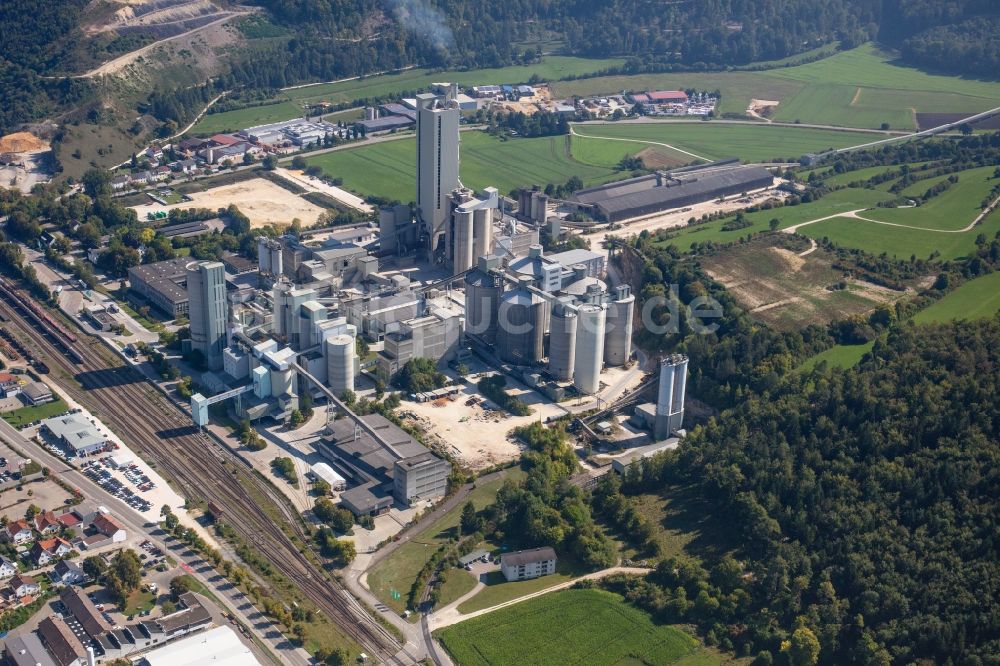 Schelklingen von oben - Beton- und Baustoffmischwerk in Schelklingen im Bundesland Baden-Württemberg, Deutschland