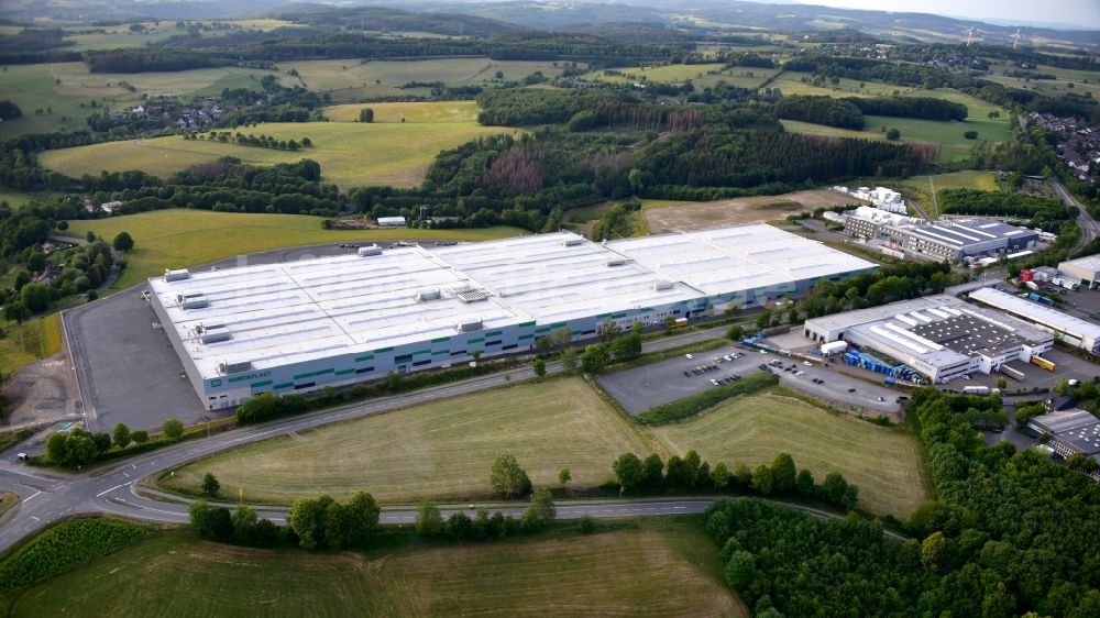 Luftaufnahme Morsbach - Betriebsgelände der Firma Montaplast GmbH in Lichtenberg im Bundesland Nordrhein-Westfalen, Deutschland