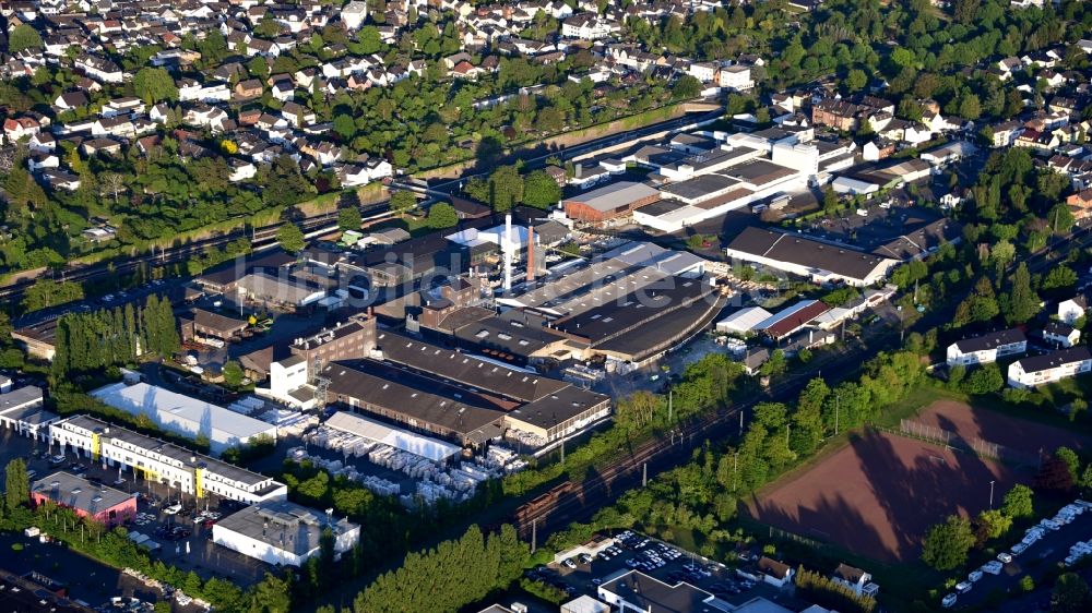 Luftaufnahme Königswinter - Betriebsgelände der RHI Magnesita Didier-Werke in Königswinter im Bundesland Nordrhein-Westfalen, Deutschland