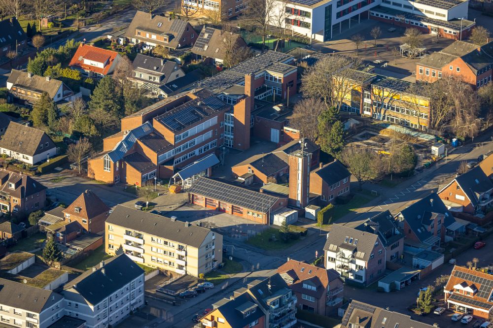 Kirchhellen aus der Vogelperspektive: Betriebshof der Feuerwehr in Kirchhellen im Bundesland Nordrhein-Westfalen, Deutschland