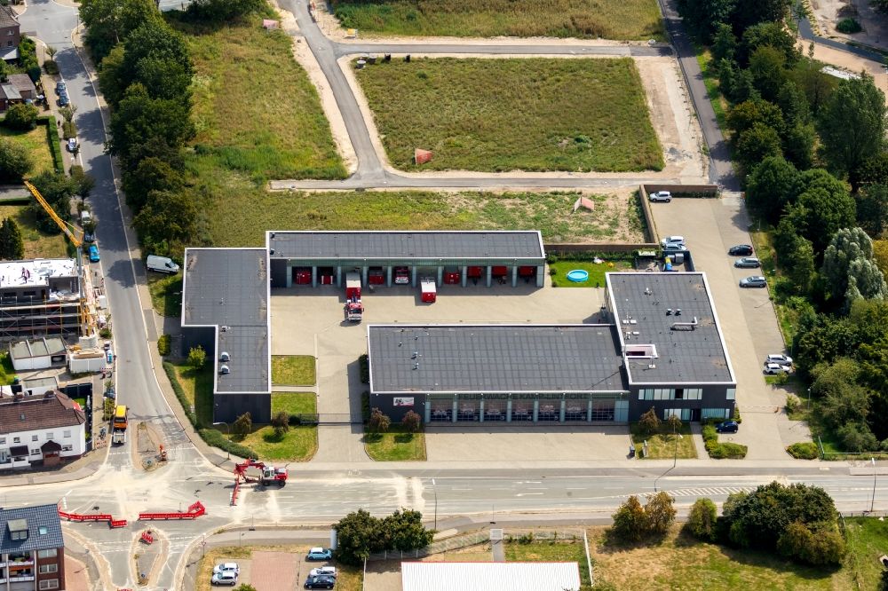 Kamp-Lintfort aus der Vogelperspektive: Betriebshof der Feuerwehr im Ortsteil Niersenbruch in Kamp-Lintfort im Bundesland Nordrhein-Westfalen, Deutschland