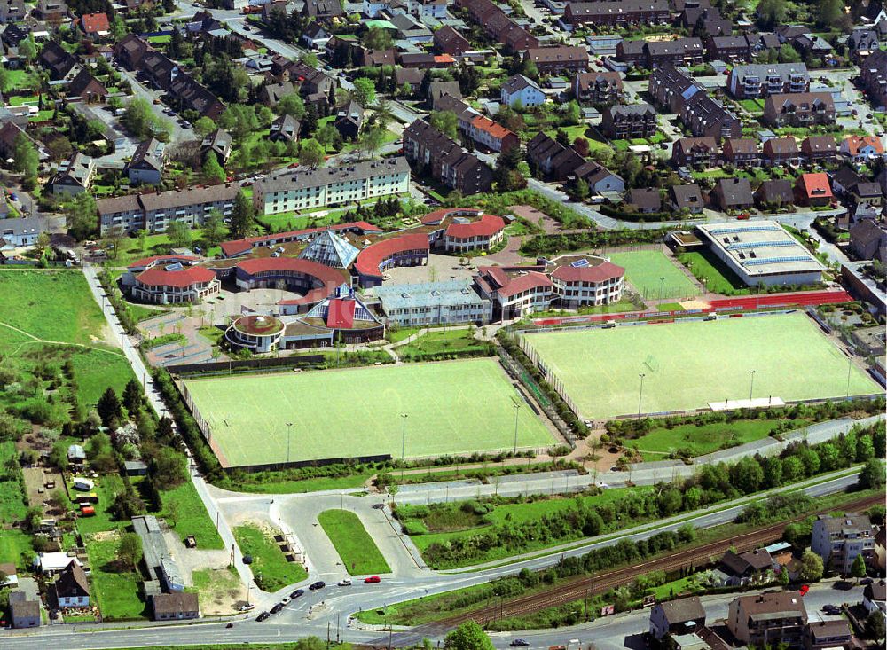 Luftaufnahme Langenfeld / Hilden - Bettine-von-Arnim Gesamtschule Langenfeld