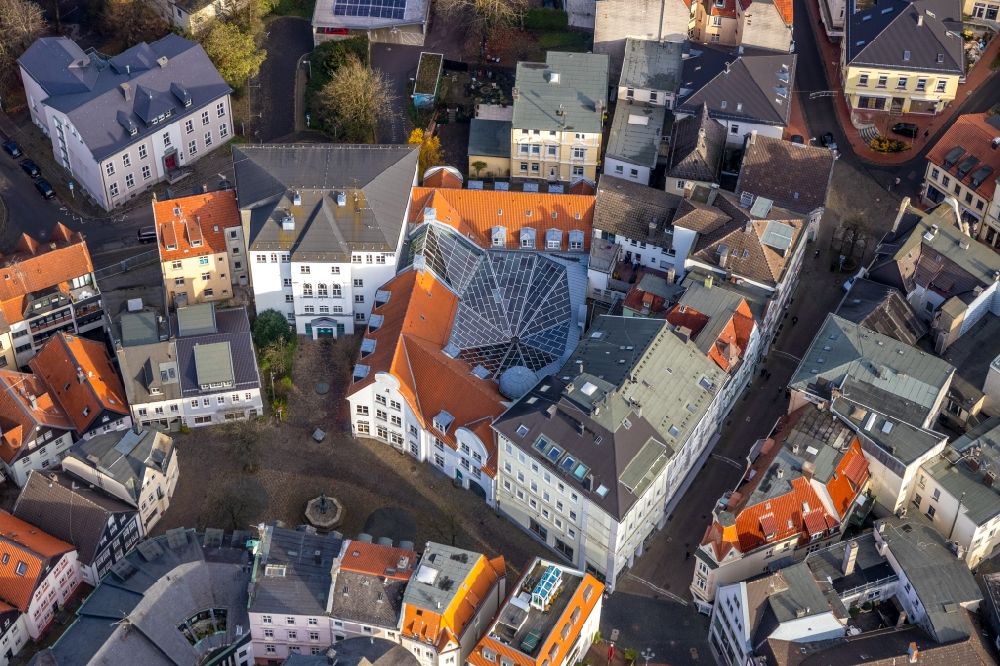Luftaufnahme Lüdenscheid - Bibliotheks- Gebäude der Stadtbücherei Lüdenscheid in Lüdenscheid im Bundesland Nordrhein-Westfalen, Deutschland