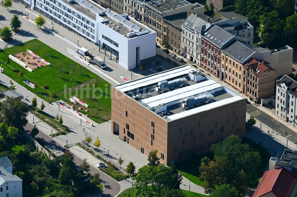 Halle (Saale) von oben - Bibliotheks- Gebäude der Universitäts- und Landesbibliothek in Halle (Saale) im Bundesland Sachsen-Anhalt, Deutschland