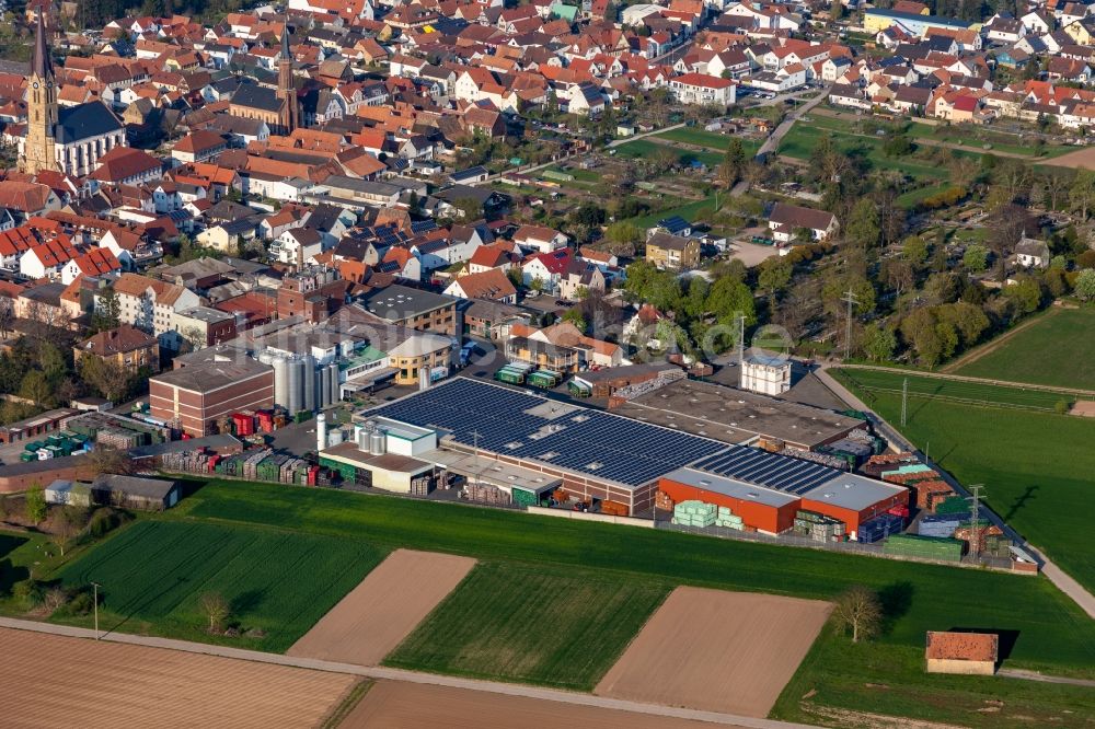 Luftbild Bellheim - Bierbrauerei- Werksgelände der BELLHEIMER BRAUEREI - PARK & Bellheimer Brauereien GmbH & Co. KG im Ortsteil Sondernheim in Bellheim im Bundesland Rheinland-Pfalz