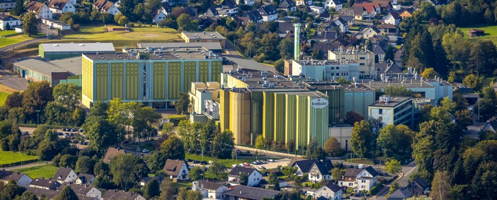 Luftaufnahme Kreuztal - Bierbrauerei- Werksgelände der Krombacher Brauerei in Kreuztal im Bundesland Nordrhein-Westfalen, Deutschland