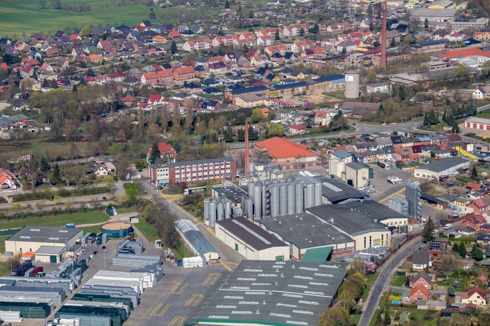 Lübz von oben - Bierbrauerei- Werksgelände der Mecklenburgische Brauerei Lübz GmbH in Lübz im Bundesland Mecklenburg-Vorpommern, Deutschland