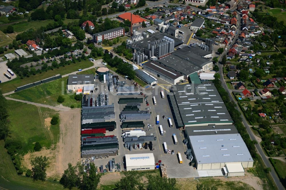 Luftaufnahme Lübz - Bierbrauerei- Werksgelände der Mecklenburgische Brauerei Lübz GmbH im Bundesland Mecklenburg-Vorpommern, Deutschland