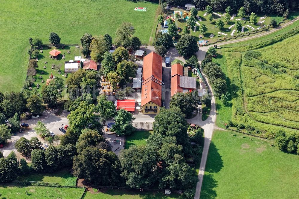 Luftaufnahme Gauting - Biergarten und Gasthaus Forsthaus Kasten nahe Gauting im Bundesland Bayern