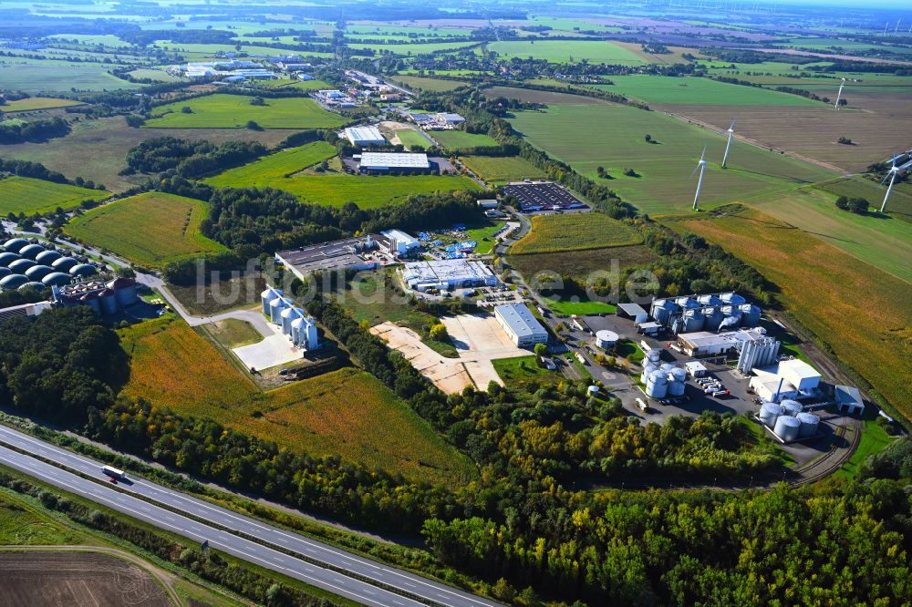 Luftbild Falkenhagen - Bio- Diesel Speicher- Tankanlage im Industrie- und Gewerbegebiet Am Hünengrab in Pritzwalk im Bundesland Brandenburg, Deutschland