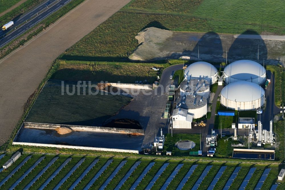 Luftaufnahme Oberkrämer - Biogas - Anlage am Solarpark am Veltener Weg in Oberkrämer im Bundesland Brandenburg