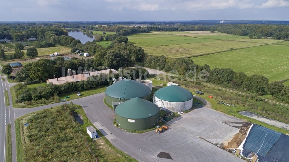 Luftaufnahme Barum - Biogasspeicher- Behälter im Biogaspark in Barum im Bundesland Niedersachsen, Deutschland