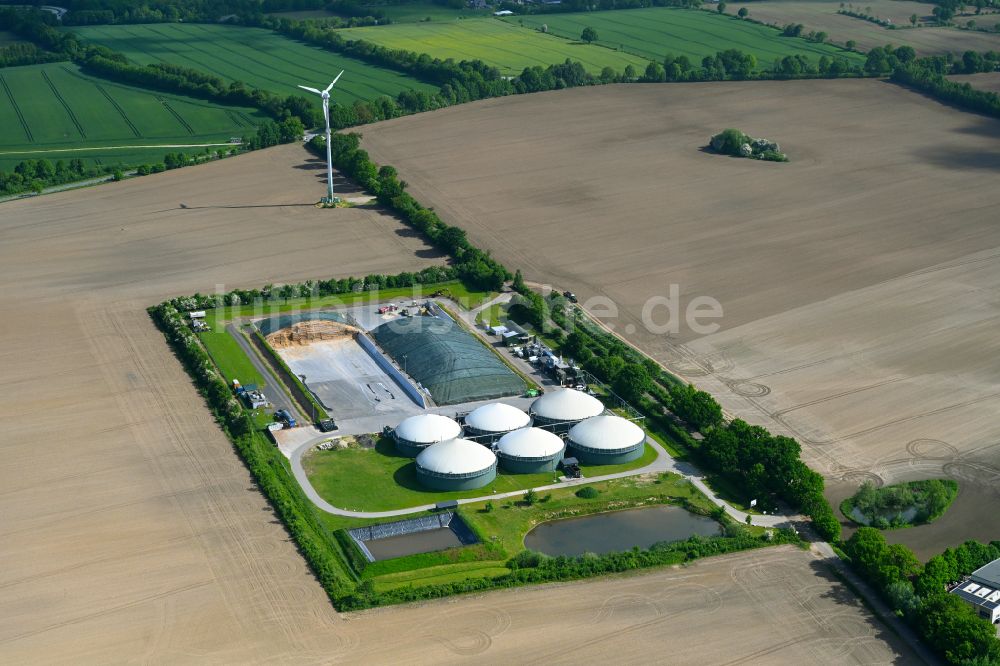 Luftbild Blumendorf - Biogasspeicher- Behälter im Biogaspark in Blumendorf im Bundesland Schleswig-Holstein, Deutschland