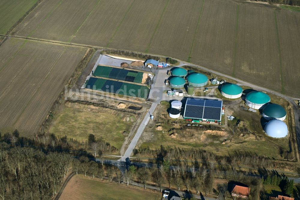 Luftaufnahme Eimke - Biogasspeicher- Behälter im Biogaspark in Eimke im Bundesland Niedersachsen, Deutschland