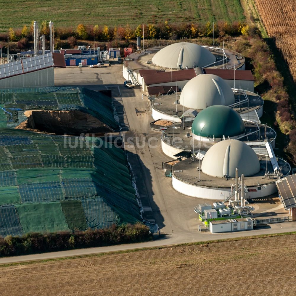 Forchheim aus der Vogelperspektive: Biogasspeicher- Behälter im Biogaspark in Forchheim im Bundesland Baden-Württemberg, Deutschland