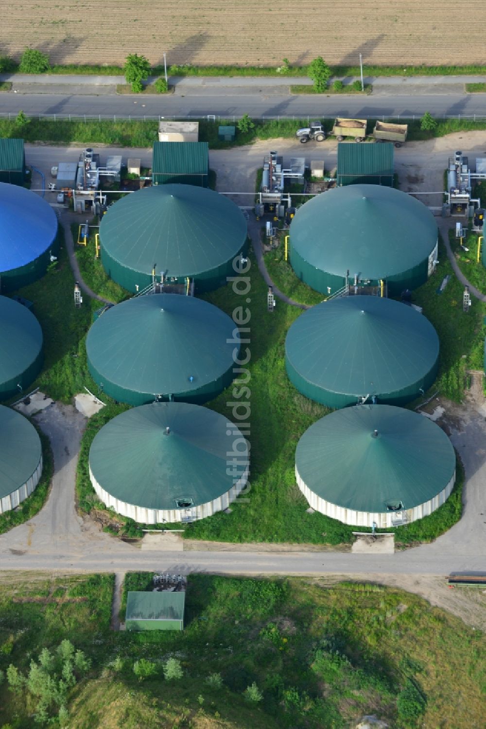 Gerdshagen von oben - Biogasspeicher- Behälter im Biogaspark in Gerdshagen im Bundesland Brandenburg