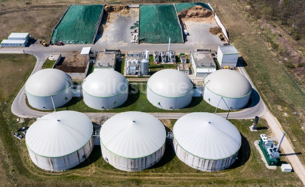 Luftaufnahme Menteroda - Biogasspeicher- Behälter im Biogaspark in Menteroda im Bundesland Thüringen, Deutschland