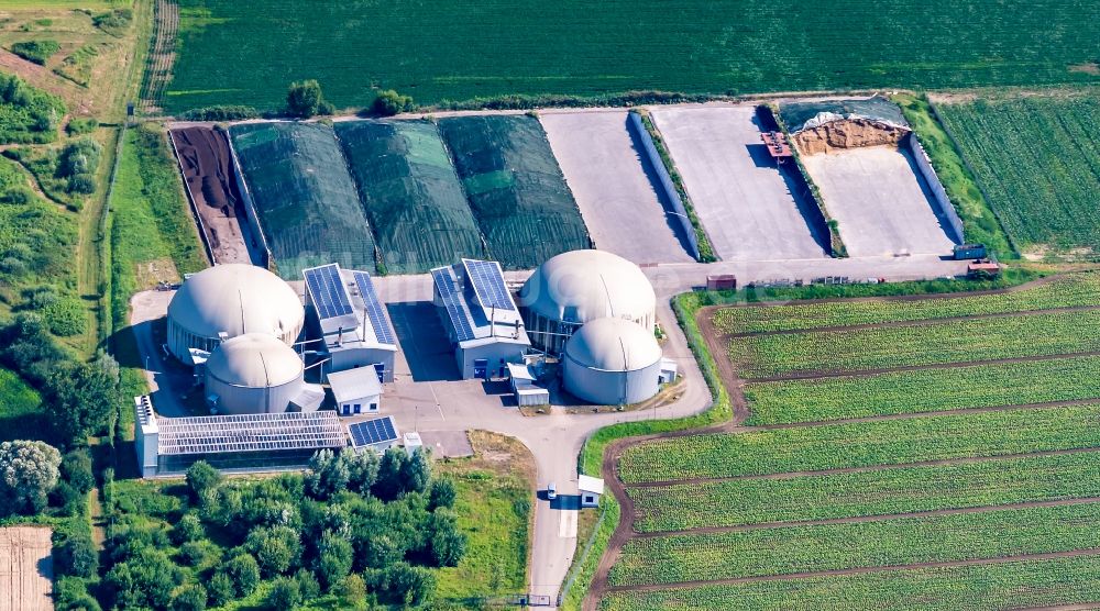 Neuried aus der Vogelperspektive: Biogasspeicher- Behälter im Biogaspark in Neuried im Bundesland Baden-Württemberg, Deutschland