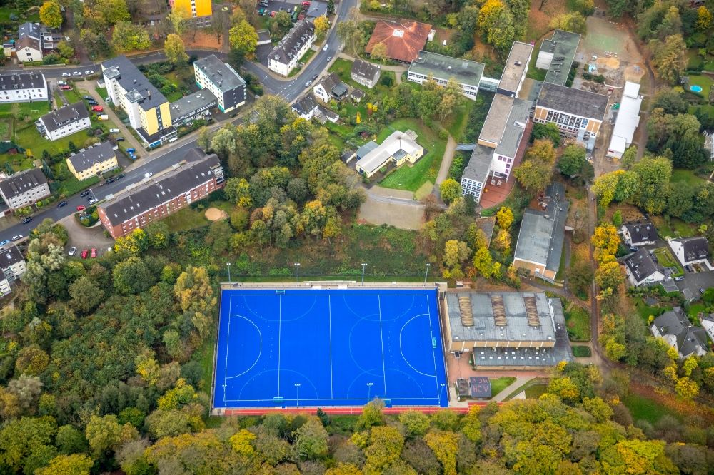 Luftaufnahme Velbert - Blau- farbiger Hockeyplatz- Sportanlage des Hockey Club Rot-Weiss 1922 e. V. Velbert in Velbert im Bundesland Nordrhein-Westfalen, Deutschland