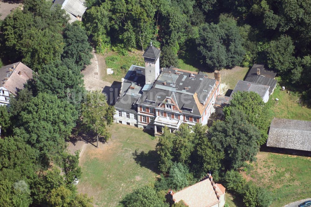Luftbild Schulzendorf - Blick auf ein altes Gutshaus in Schulzendorf