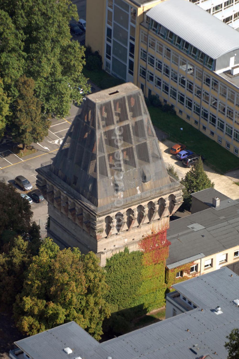 Luftaufnahme Trier - Blick auf den Augustinerhof mit dem unvollendeten Hochbunker in Trier
