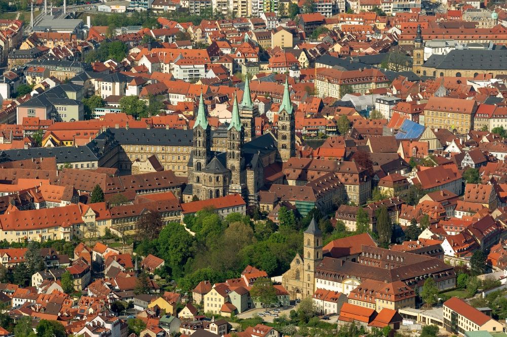Luftbild Bamberg - Blick auf den Bamberger Dom St. Peter und St. Georg im Bundesland Bayern