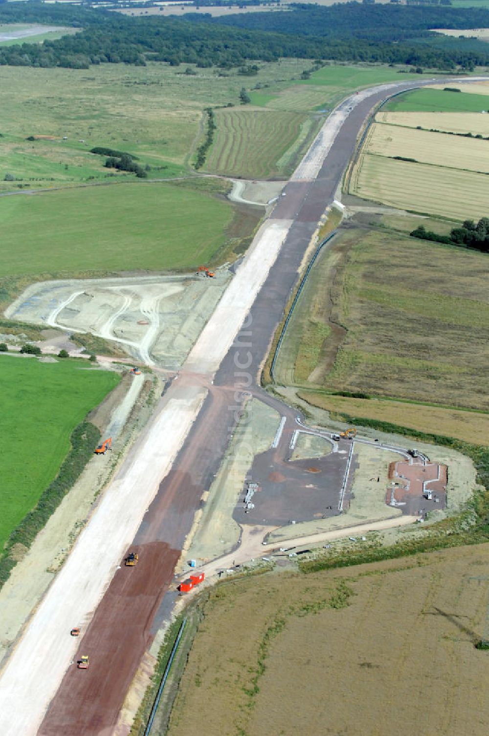 Luftbild Wenigenlupnitz - Blick auf die Baustelle der südlichen (v) und nördlichen (h) PWC-Anlage / Parkplatz mit WC / Rastplatz der A4 bei Wenigenlupnitz