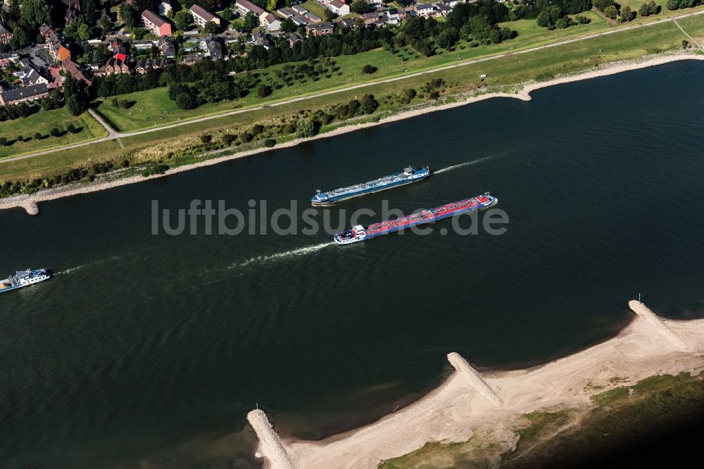 Luftbild Duisburg - Blick über den Rhein bei Duisburg im Bundesland Nordrhein-Westfalen