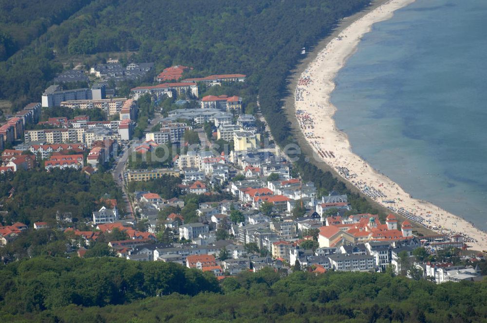 Luftaufnahme Sellin - Blick über die Stadt Binz und ein Waldgebiet zur Ostseeküste