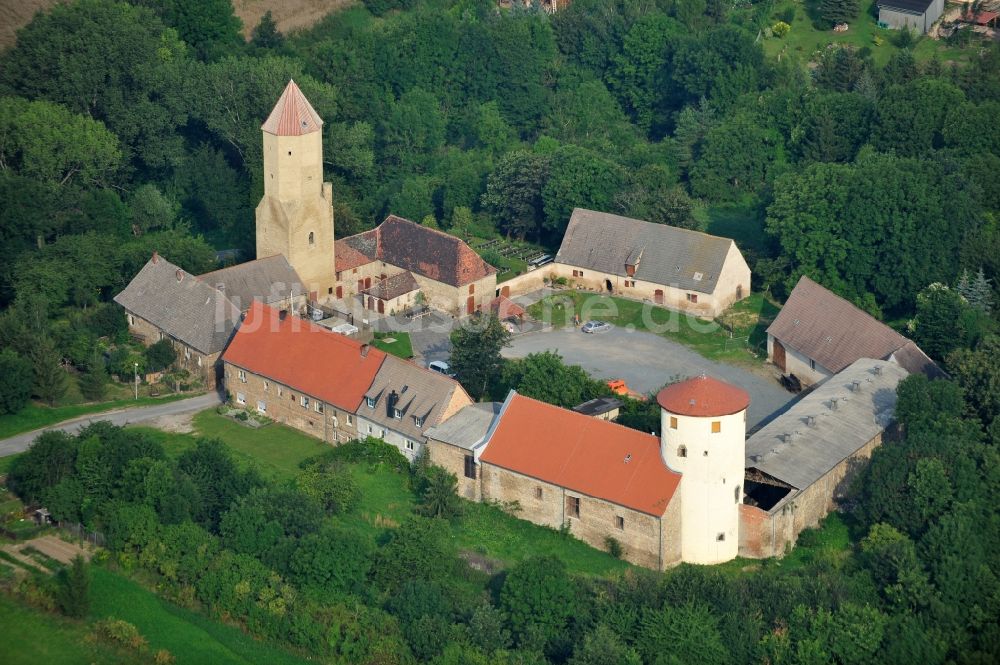 Luftaufnahme Freckleben - Blick auf die Burg Freckleben in der gleichnamigen Stadt im Bundesland Sachsen-Anhalt